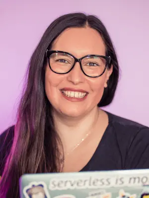 Marcia Villalba - AWS Serverless Hero y fundadora de Desplegando.cloud, experta en cloud computing con 20 años de experiencia